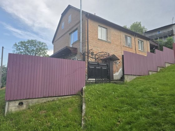 Будинок біля центру міста Лубни