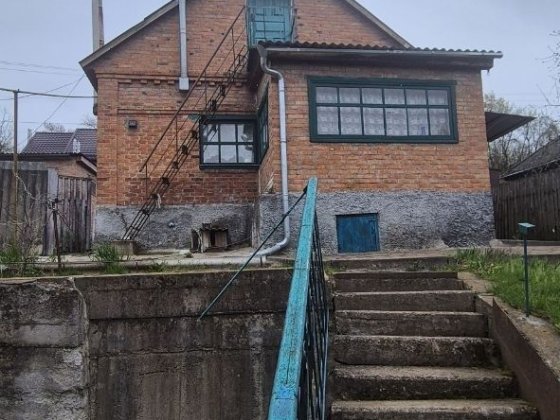 Продам будинок по вул.Виноградна (р-н 10-ї школи) Лубны