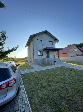 Продам  двоповерховий будинок з жилим підвалом - фото 1