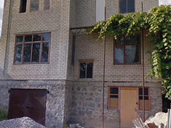 Трьох поверховий дім до якого потрібно прикласти руки, Підлісна 30а Світловодськ