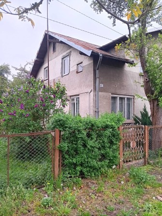 Приватний двоповерховий будинок із земельною ділянкою в м. Стрий, Львівської обл. - фото 1