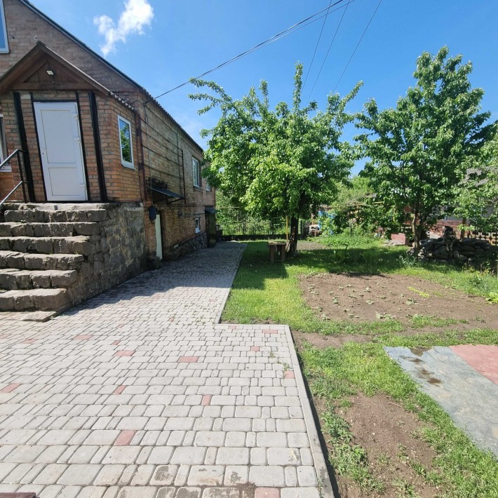 Будинок в центрі міста - фото 1