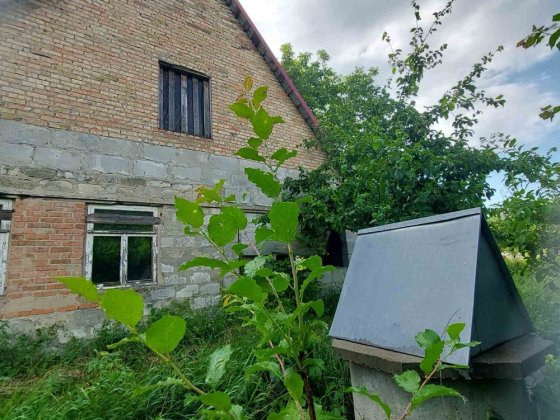 Фастівський р-н, с.В.Снітинка. Будинок недобудований