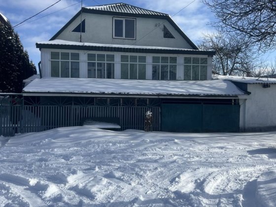 Продам великий двоповерховий будинок Шепетівка