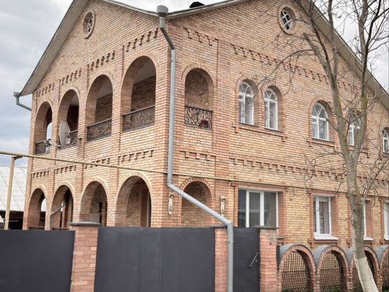 Продам будинок котедж 7 кімнат Шостка