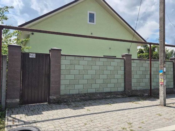 Продам дом, Подгородное, ул. Шоссейная, с участком Підгородне
