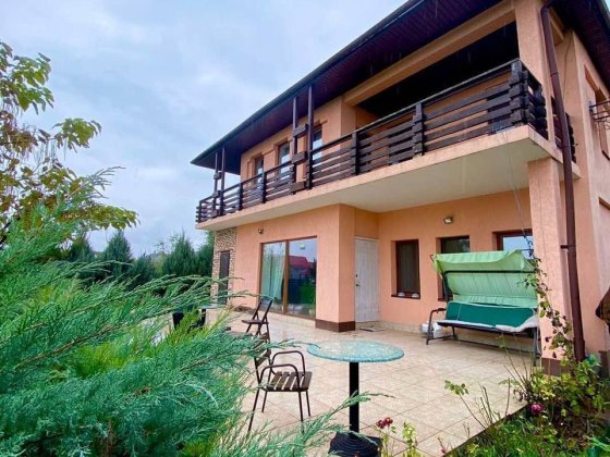 Продам дом у реки 221 кв,м. ул Короткая 39 м,  пгт.Подгородное,