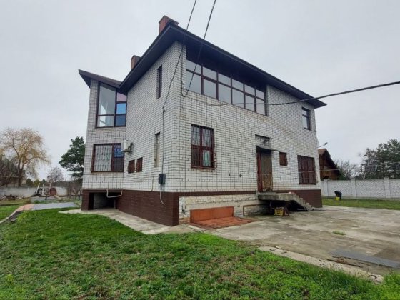 3 поверхи, 404 м² | тиха локація, природа | готовий до завершення | 145 000$