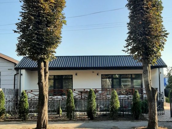 Продам дом в центре города Синельникове