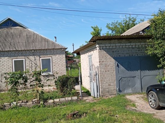 Добротный дом в центре Верхньодніпровськ