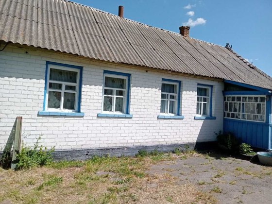 Продам власний будинок у сільській місцевості Черняхів