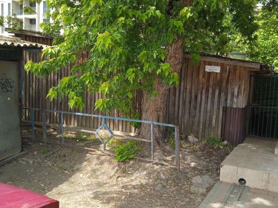 Продаю два спарені гаражі під розбірку