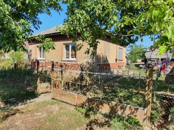 Продам будинок біля кордону