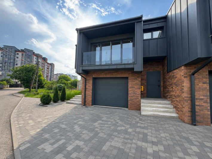 Продаж БОКОВОГО таунхауса з гаражем у зручній локації р-н Каскад!!! - фото 1
