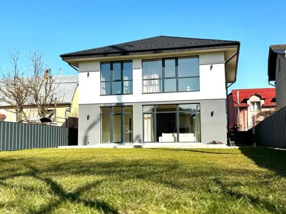 Укомплектований будинок з авторським ремонтом, 7сот. землі Крихівці