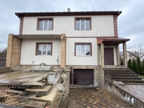 Продаж будинку Вовчинець біля Івано-Франківська | 260 м² | 3 поверхи | гараж Вовчинець