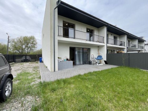 Продаж таунхауса із ремонтом та меблями у селі Крихівці Крихівці