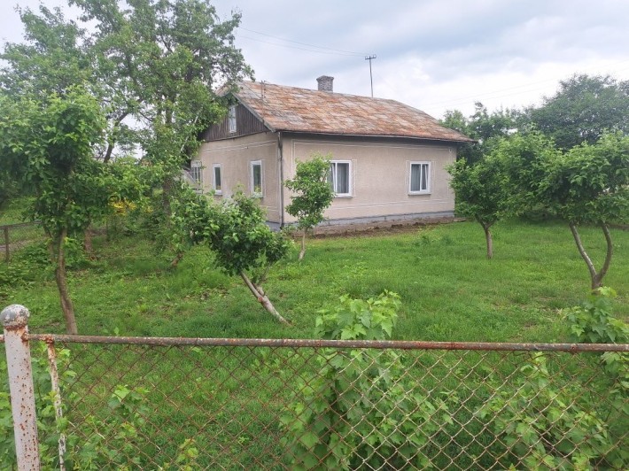 Будинок в Тисмениця ,  10 км від Івано-Франківська  1 лінія , можливо під комерцію - фото 1