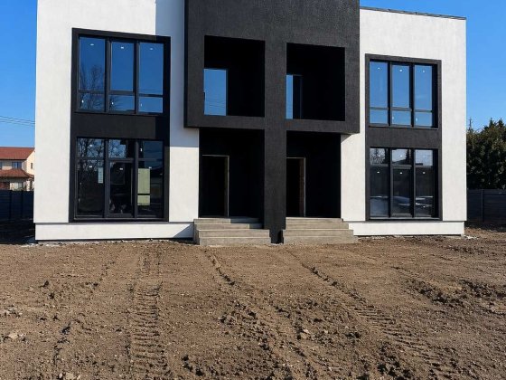 Продається цегляний дуплекс-таунхаус 180м²-5,сотих ГАЗ гараж балкон в місті на етапі будівництва цін Крихівці
