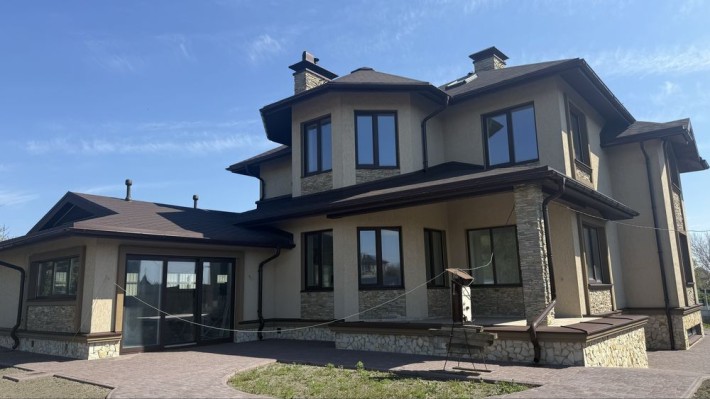 Продаж шикарного будинку на ділянці 0,28 га, с. Гатне! - фото 1