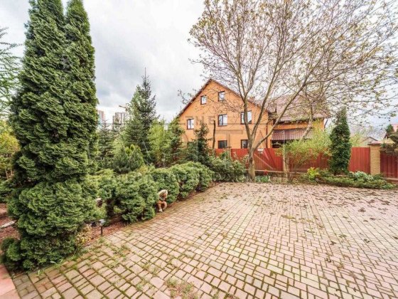 Продаж якісного автономного будинку 240м2 12 сот с.Гатне вул.Гоголя Гатне