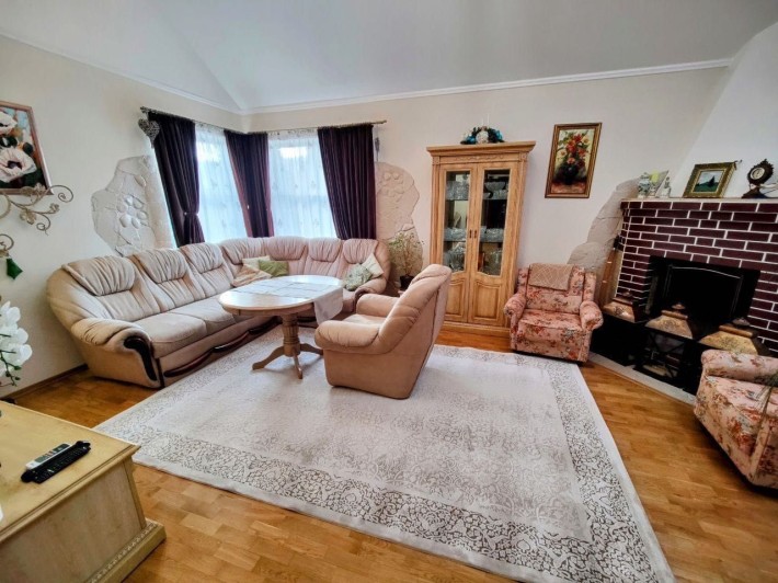 Без комісії 250 кВ.м. 5 кімнат басейн гараж - фото 1