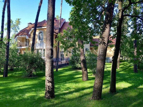 Конча-Заспа. 500 м.кв. Будинок в сосновому лісі.
