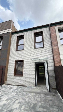Святопетрівське просторий таунхаус 92 м² поруч із вул.  Соборна з усіма комунікаціями - фото 1