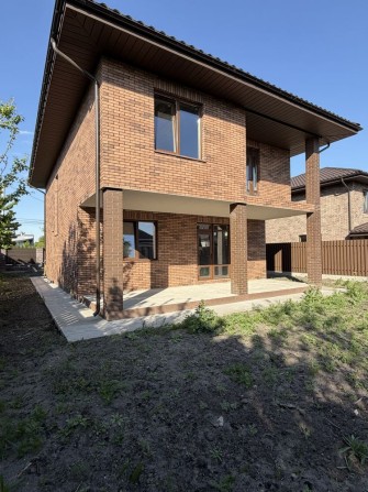 Продаж сучасного будинку 170 м² у Гатному | 500 м до Києва | Газ | Центральна каналізація | 6 соток  - фото 1