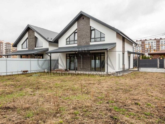 Продаж будинку 150м2  із власною земльно ділянкою 5 соток в с. Крюківщина