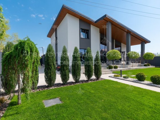 Продаж будинку з новим ремонтом 250 м2 + гостьовий будинок 110м2 Козин Конча Заспа Козин