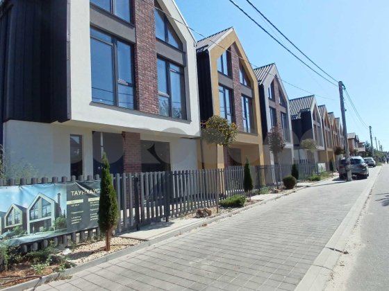 Продаж таунхауса Святопетрівське ЖК Петрівське містечко вул Б. Хмельницького 53 Святопетровское