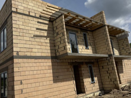 Продаж Дуплекса 135м2 Гарна Локація є Газ с.Святопетрівське  107 000 $ Святопетрівське