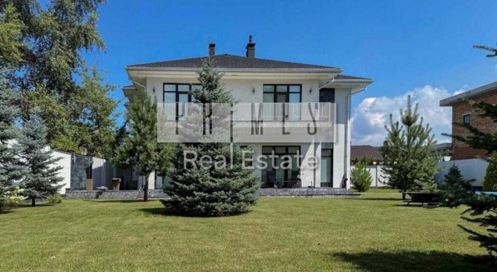 Продаж будинку з басейном та виходом до водойми у закритому KM Montana Village в Козині - фото 1