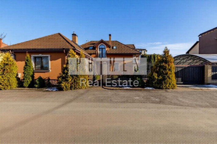Продаж розкішного будинку в Гатному, з ремонтом - фото 1