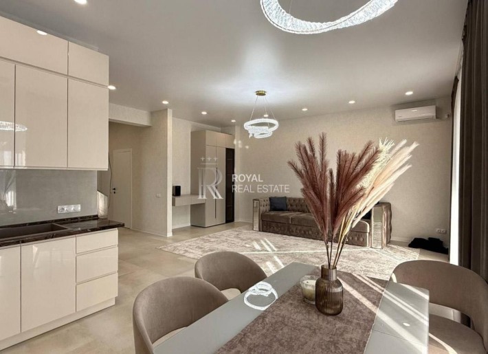 Продаж Будинку Гатне 216 м2 4 сотки Газ Крита тераса Свердловина Гараж - фото 1