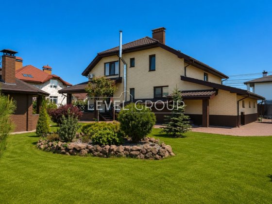Продаж будинку в с. Крюківщина 24 сотки землі, основний будинок 260 м2 +окрема будівля 126 м2 - саун Крюківщина