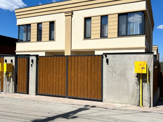 Без комісії, дуплекс 140 кВ м, чотири кімнати, ділянка 2,4 сотки