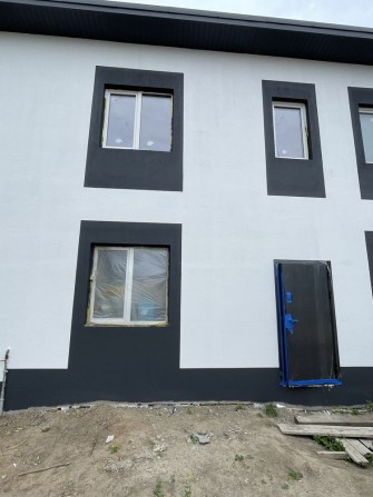 БЕЗ КОМІСІЇ Продаж сучасного таунхаусу від забудовника площею 93 м2 на стадії будівництва в с. Білог - фото 1
