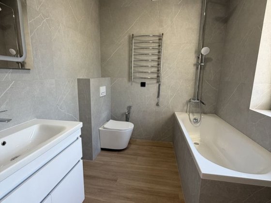 Таунхаус кутовий з ремонтом. 2 паркомісця. Газ. Без комісії% Ворзель