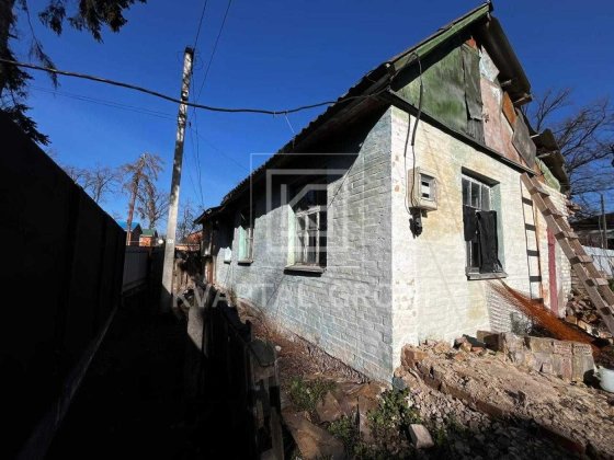 Продаж чатини будинки з земельною ділянкою 2.5 сотих. Всі центральні комунікації! Ворзель
