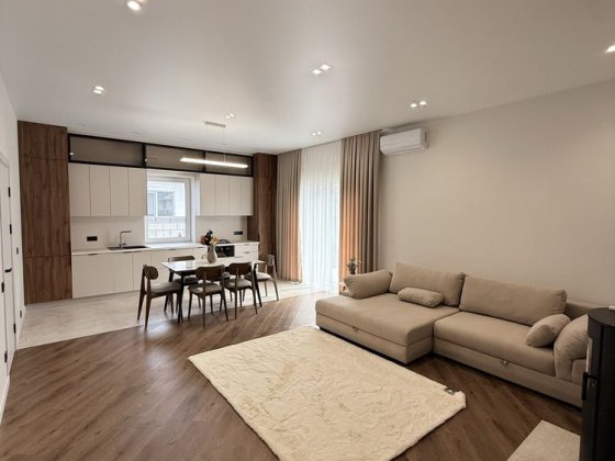 Будинок 100 м² з ремонтом у Ворзелі, сучасне КМ — $170 000. Тепла підлога, камін. Готовий до заселен Ворзель
