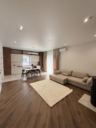 Будинок 100 м² з ремонтом у Ворзелі, сучасне КМ — $170 000. Тепла підлога, камін. Готовий до заселен - фото 1