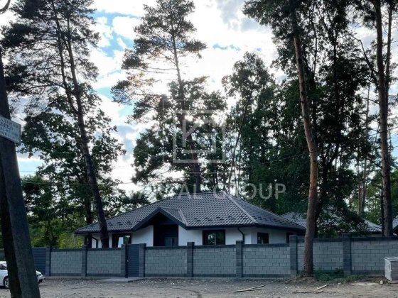 Продаж одноповерхового будинку у котеджному містечку Ворзель
