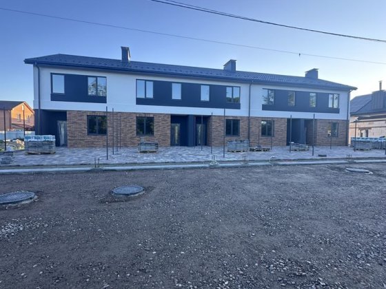 Таунхаус у Ворзелі на межі з Бучею з величезною ділякою Ворзель