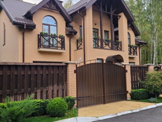 Віта Поштова. Будинок 400 кв м З ремонтом+ 30 соток. Басейн. Гараж. Асфальт. 480 000 дол