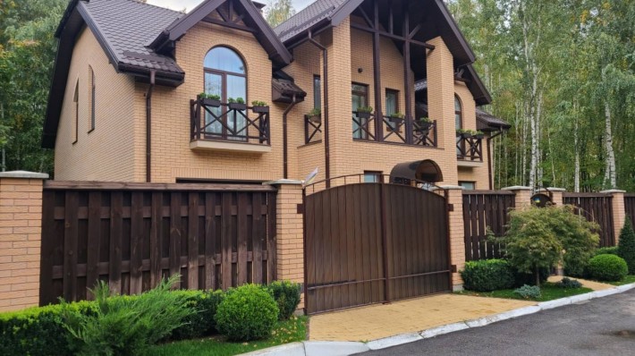 Віта Поштова. Будинок 400 кв м З ремонтом+ 30 соток. Басейн. Гараж. Асфальт. 480 000 дол - фото 1