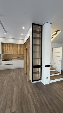 Новий будинок 190 м² з ремонтом, Ходосівка, 8.5 соток - фото 1