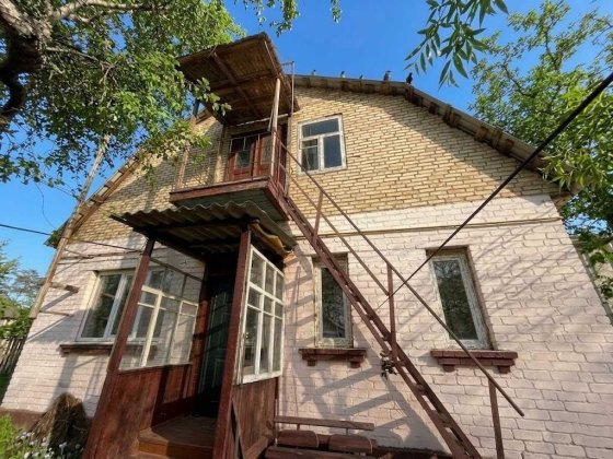 Продаж частини будинку 120м². 5 кімнат. 8 соток. Газ. Гараж. ID:655 Ворзель