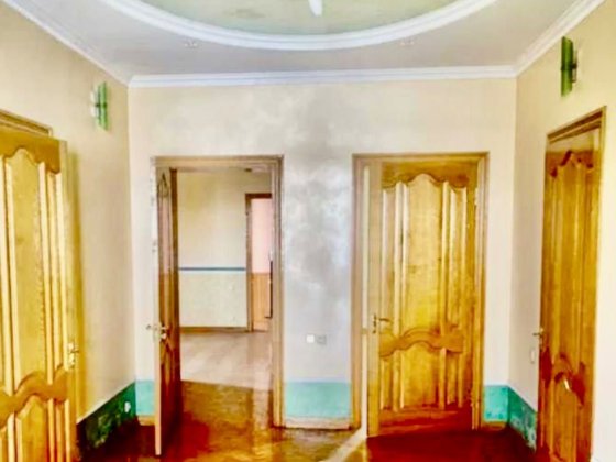 Продаж будинку 650 кв.м. Стоянка, 6 км. від Києва. Стоянка